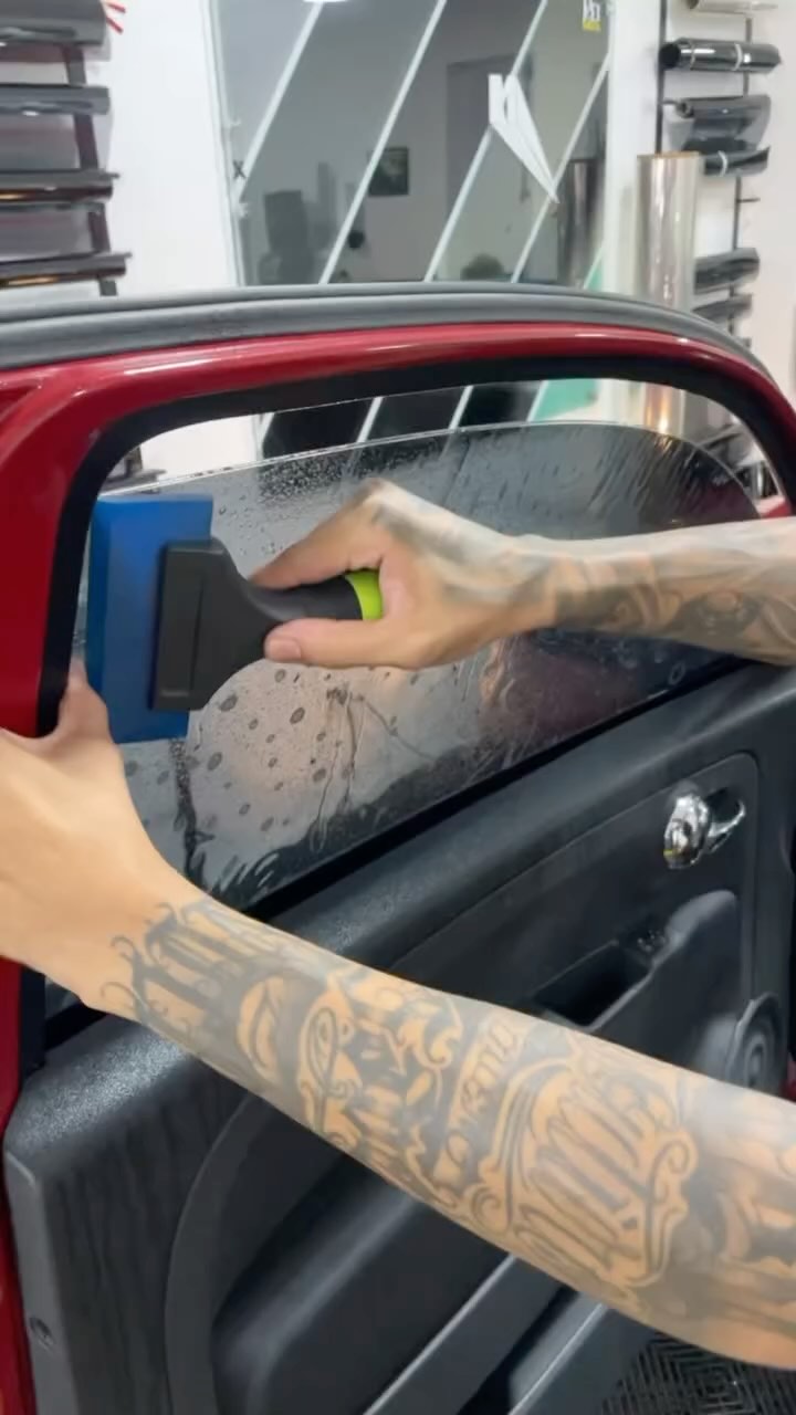 Processo profissional de aplicação da película automotiva